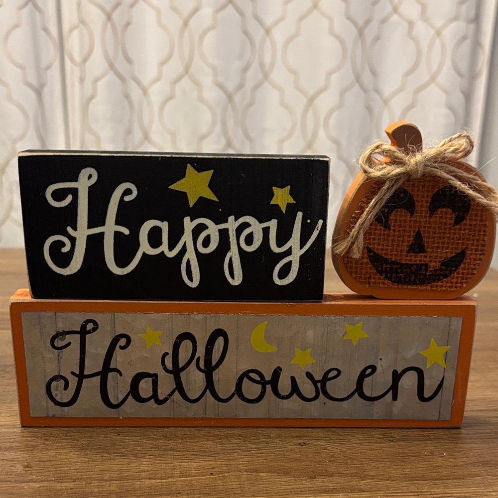 Halloween Pumpkin and Sign Decor
